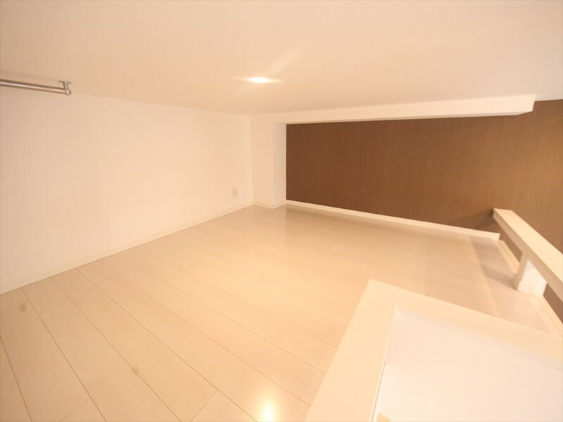 物件内観写真25　(ロフト6.1帖（収納にも寝室にも使えます）)