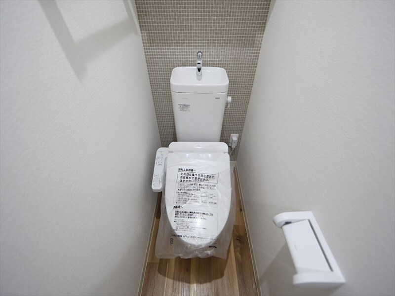 物件内観写真5　(温水洗浄暖房便座付トイレ)