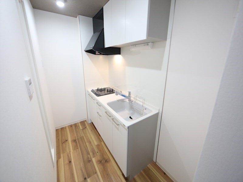 物件内観写真7　(システムキッチン（ガス2口コンロ付）)