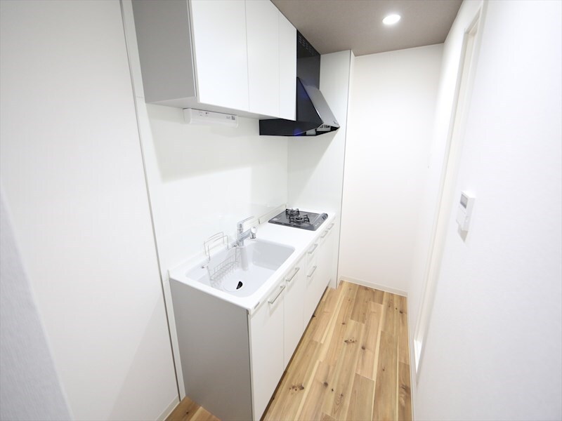 物件内観写真7　(システムキッチン（ガス2口コンロ付）)