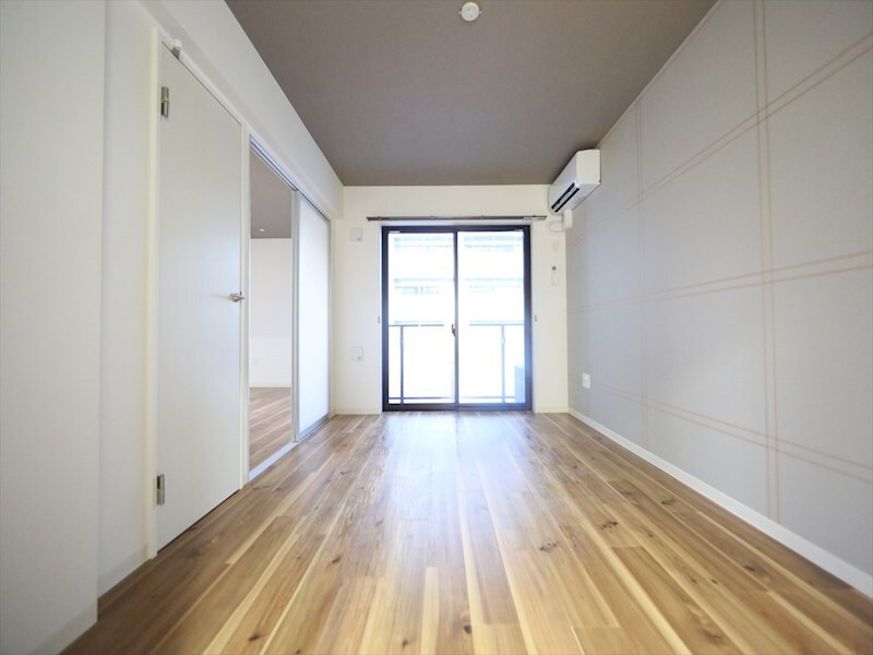 物件内観写真14　(ＬＤＫ10.7帖　エアコン完備　収納付き　バルコニー)