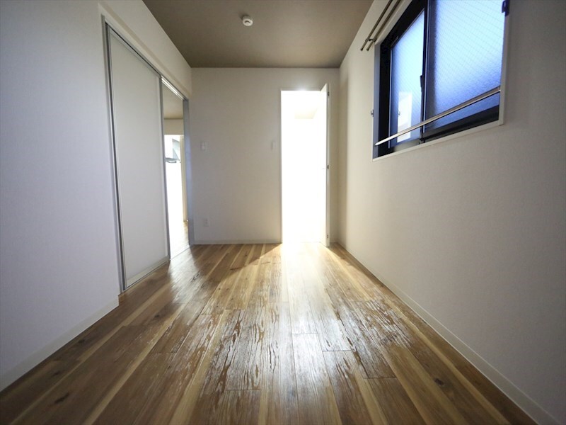 物件内観写真16　(洋室6帖　ウォークインクローゼット付（収納充実してます）)