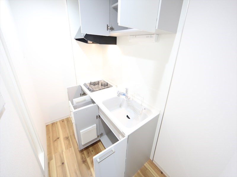 物件内観写真17　(システムキッチン（ガス2口コンロ付）)