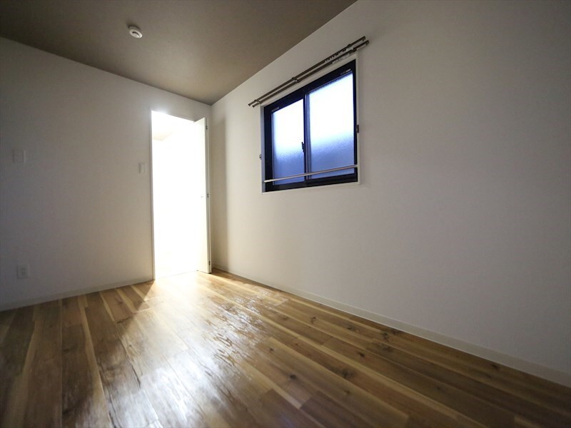 物件内観写真26　(洋室6帖　ウォークインクローゼット付（収納充実してます）)