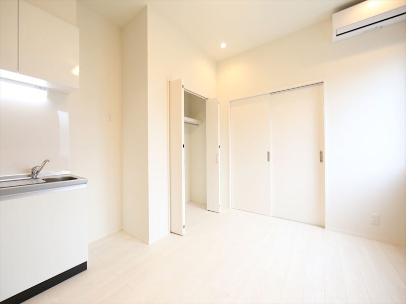 物件内観写真27　(ＬＤＫ8.4帖　洋室3.8帖　ロフト6.1帖　エアコン完備)