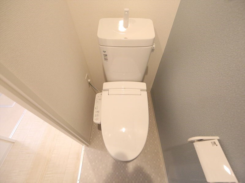 物件内観写真8　(温水洗浄暖房便座付トイレ)