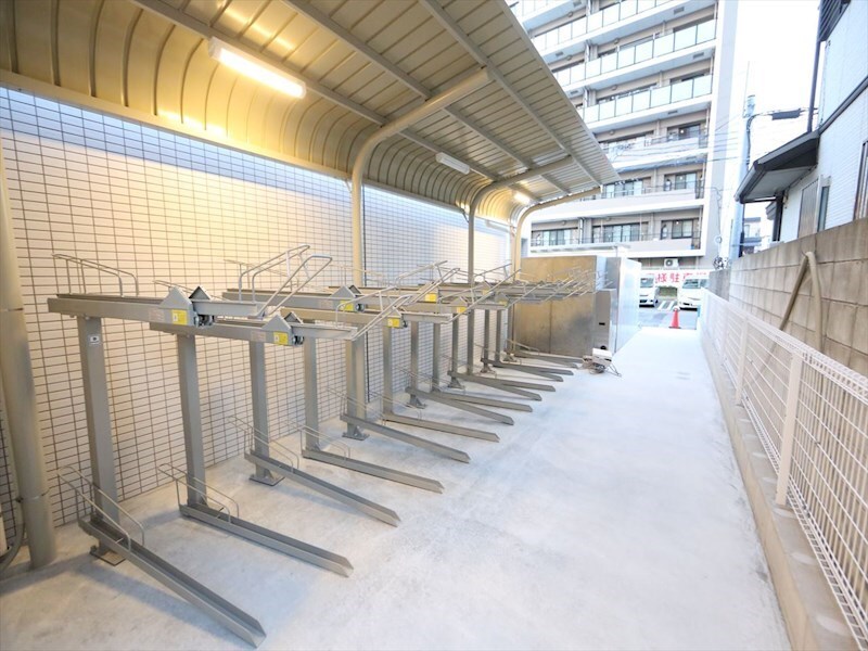 物件内観写真27　(屋根付き駐輪場)