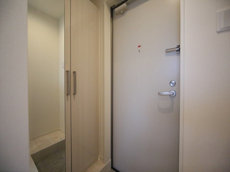 物件内観写真22　(玄関　シューズボックス付（収納充実してます）)