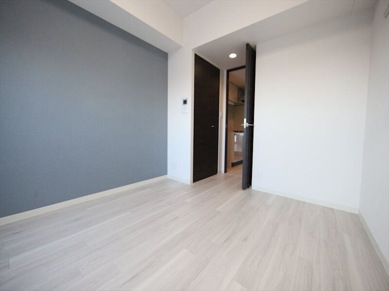 物件内観写真2　(洋室7帖　クローゼット　エアコン)