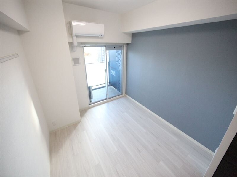 物件内観写真10　(洋室7帖　クローゼット　エアコン)