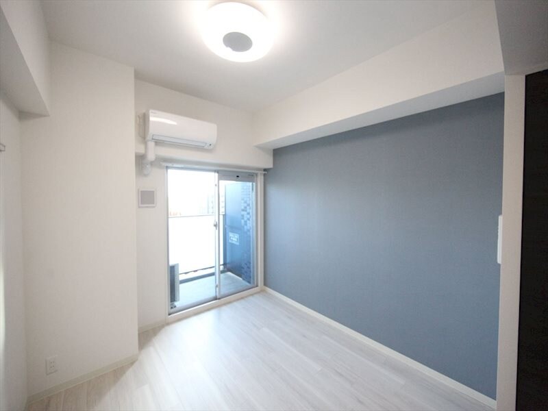 物件内観写真28　(洋室7帖　クローゼット　エアコン)