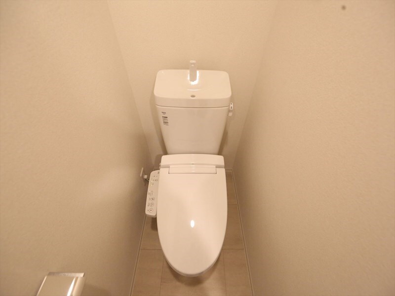 物件内観写真5　(温水洗浄暖房便座付トイレ)