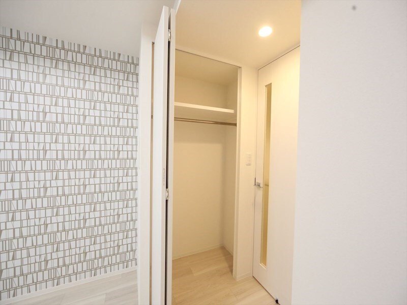 物件内観写真8　(クローゼット（収納充実してます）)