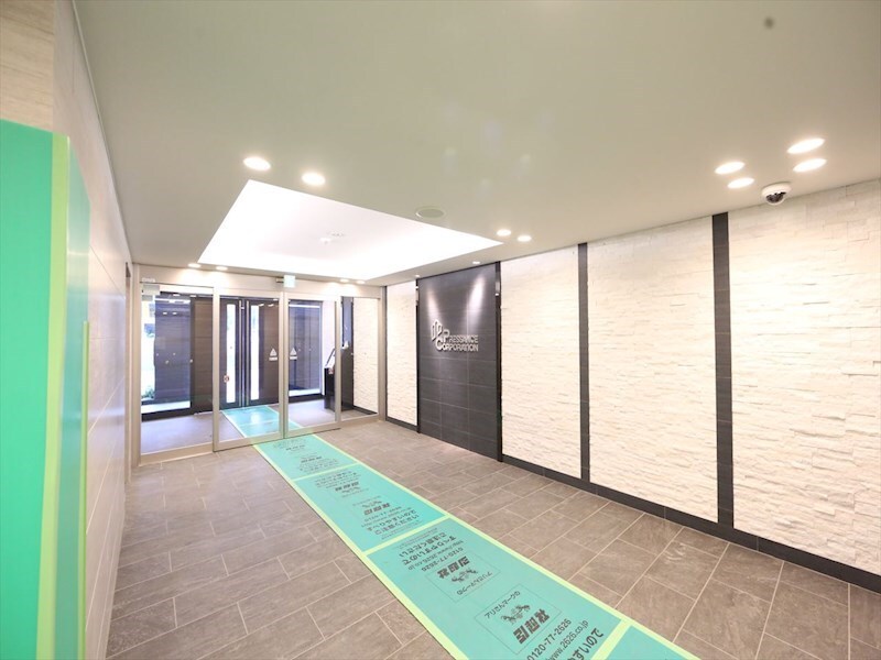 物件内観写真13　(エントランス　オートロック付　防犯カメラ有り)