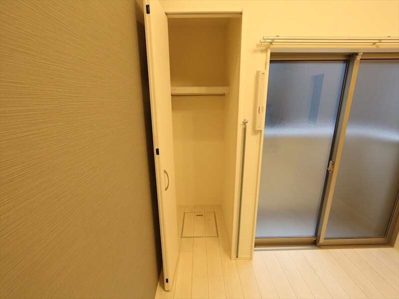 物件内観写真6　(クローゼット（収納充実してます）)