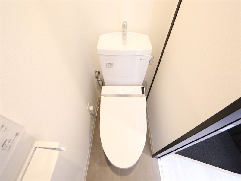 物件内観写真5　(温水洗浄暖房便座付トイレ)