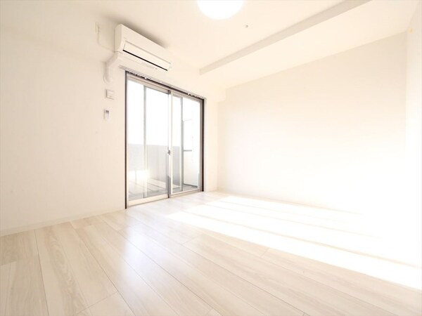 その他部屋・スペース(洋室8.2帖　エアコン完備　バルコニー)