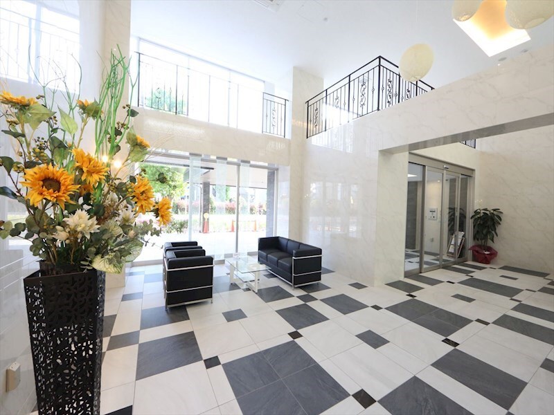 物件内観写真27　(エントランス　オートロック付　コンシェルジュサービス付)