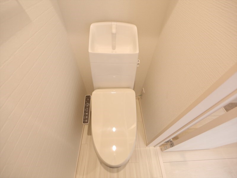物件内観写真5　(温水洗浄暖房便座付トイレ　同仕様写真)