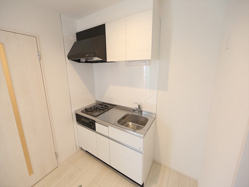 物件内観写真7　(システムキッチン（ガス2口コンログリル付）　同仕様写真)