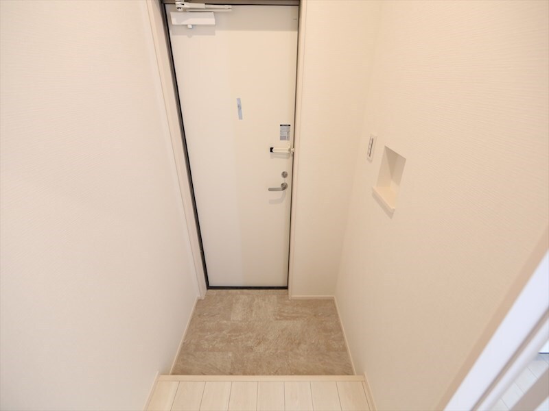 物件内観写真21　(玄関　シューズボックス付（収納充実）　同仕様写真)