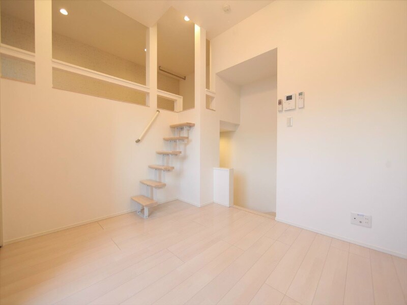 物件内観写真12　(洋室6.2帖　ロフト5.6帖（収納にも使えます）同型写真)