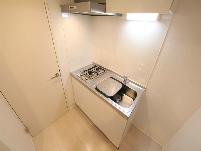 物件内観写真18　(システムキッチン（ガス2口コンロ付）同型写真)