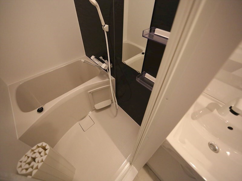 物件内観写真4　(バスルーム　浴室暖房乾燥機付き)