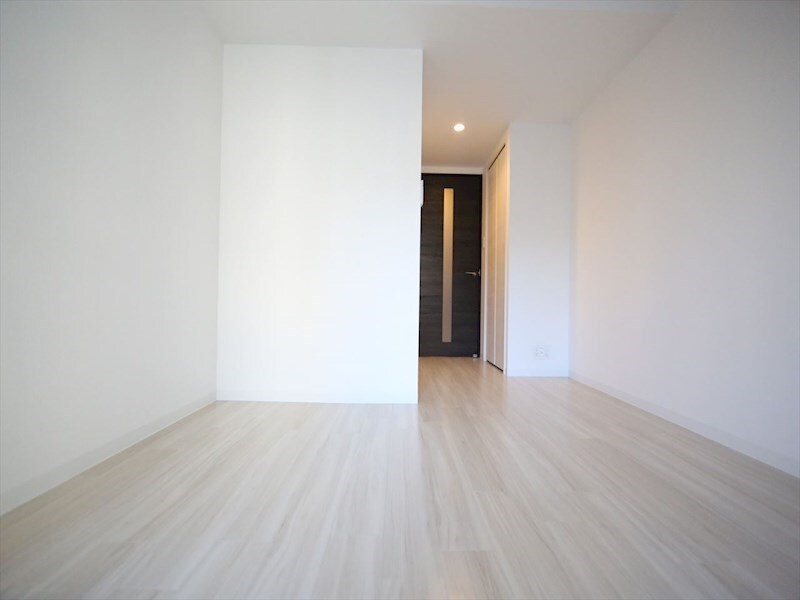 物件内観写真15　(洋室6.7帖　クローゼット付（収納充実してます）)