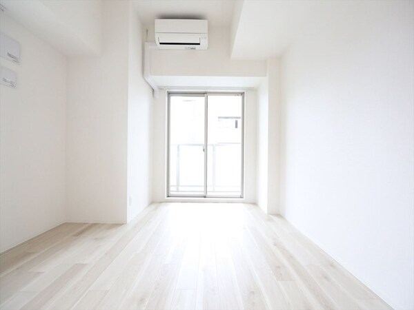 ベランダ(洋室8.1帖　2面採光　エアコン完備　バルコニー)