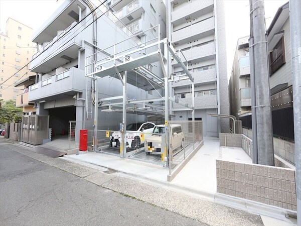 駐車場(敷地内駐車場（全8台分）)