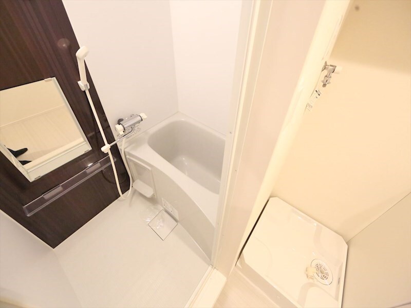 物件内観写真4　(浴室暖房乾燥機付　24時間換気機能付バスルーム)