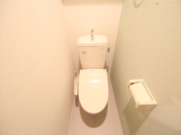 トイレ(温水洗浄暖房便座付トイレ)