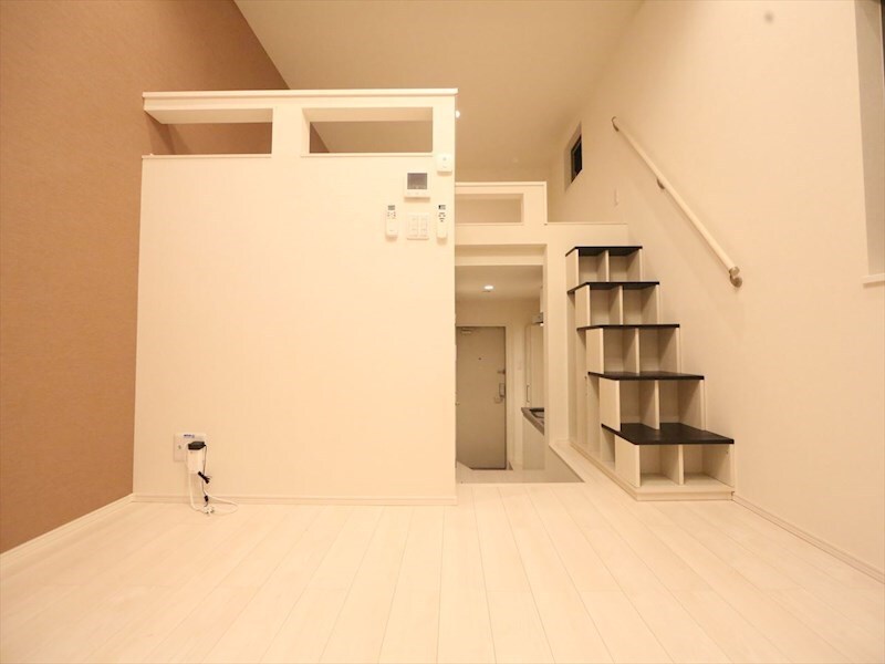 物件内観写真12　(洋室6帖　ロフト5.7帖（収納にも寝室にも使えます）)