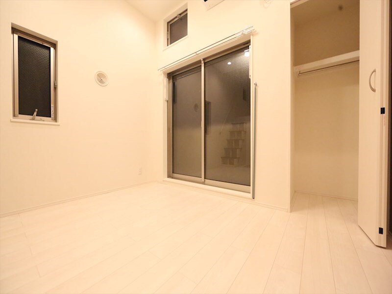 物件内観写真14　(洋室6帖　ロフト5.7帖（収納にも寝室にも使えます）)