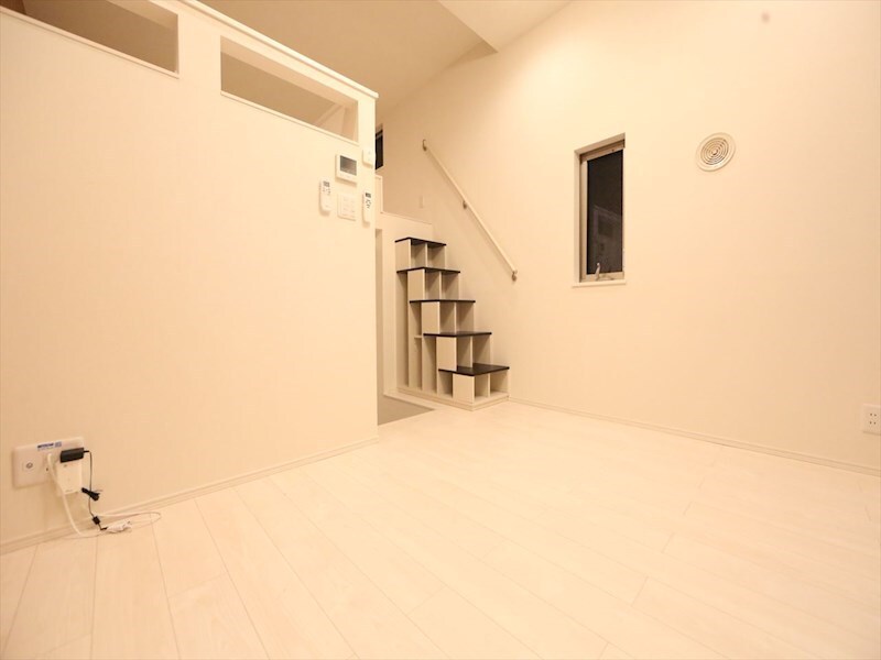 物件内観写真15　(洋室6帖　ロフト5.7帖（収納にも寝室にも使えます）)