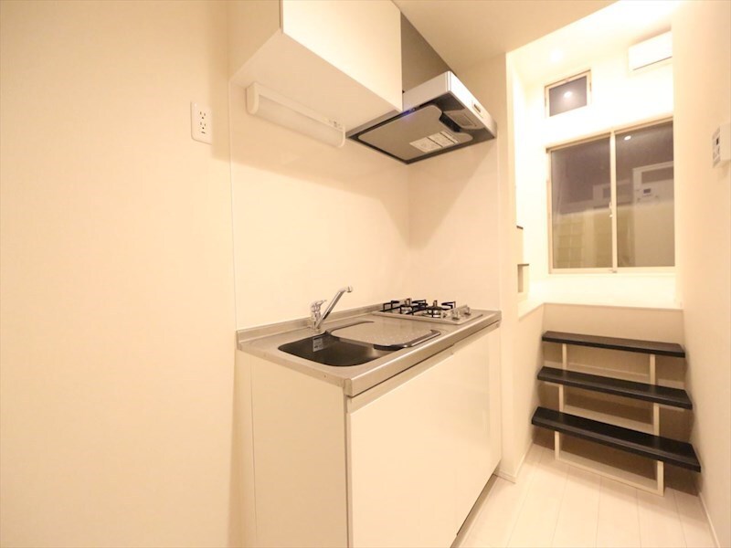 物件内観写真28　(システムキッチン（ガス2口コンロ付）)