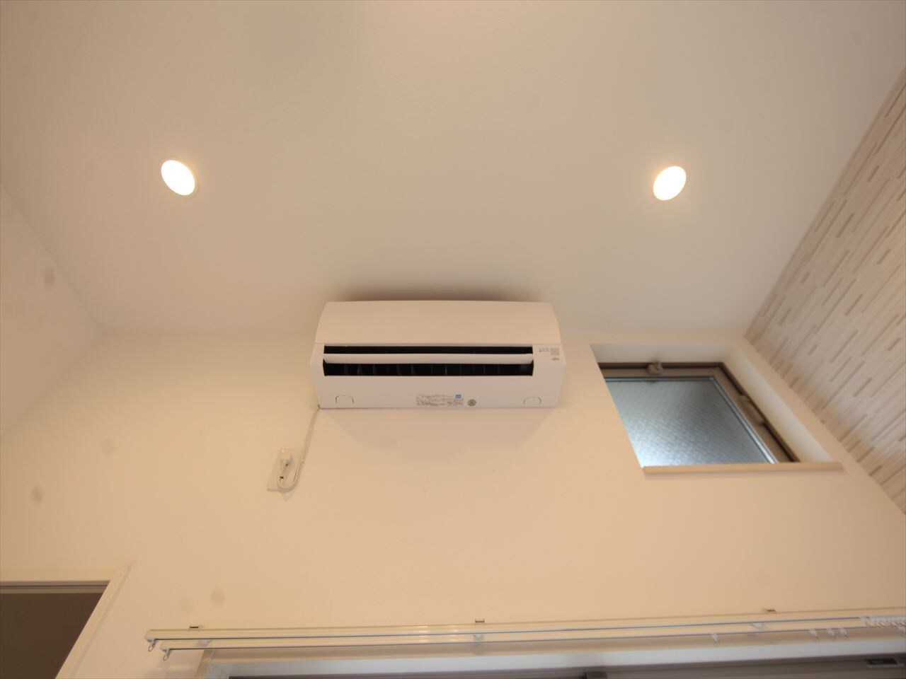 物件内観写真21　(エアコン完備　同型写真)