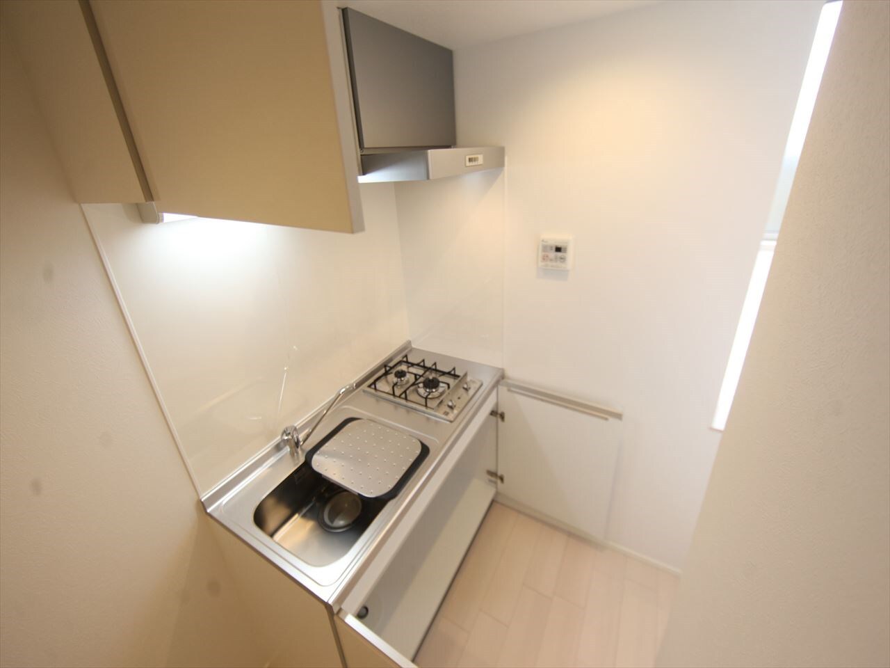 物件内観写真25　(システムキッチン（ガス2口コンロ付）同型写真)