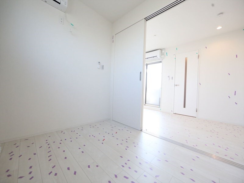 物件内観写真27　(ＬＤＫ8.1帖　洋室3.8帖　つなげても仕切っても使えます)