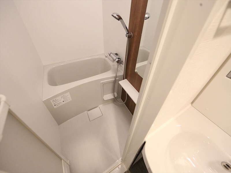 物件内観写真4　(バスルーム　浴室暖房乾燥機付き)