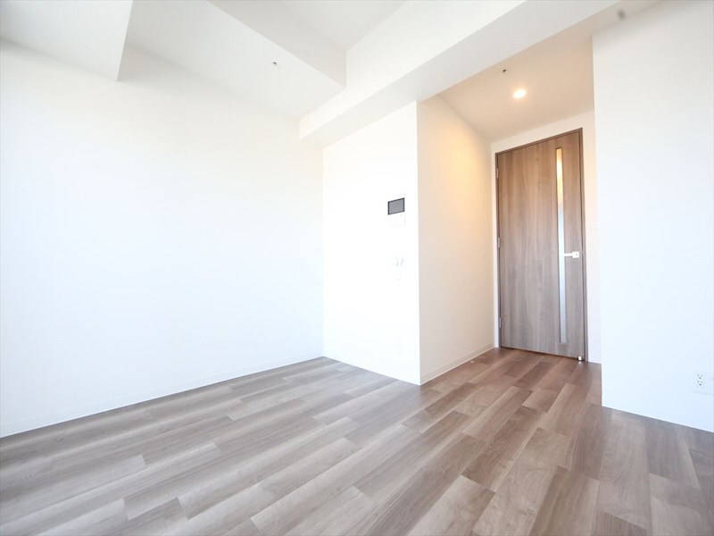 物件内観写真9　(洋室7.4帖　クローゼット付（収納充実してます）)