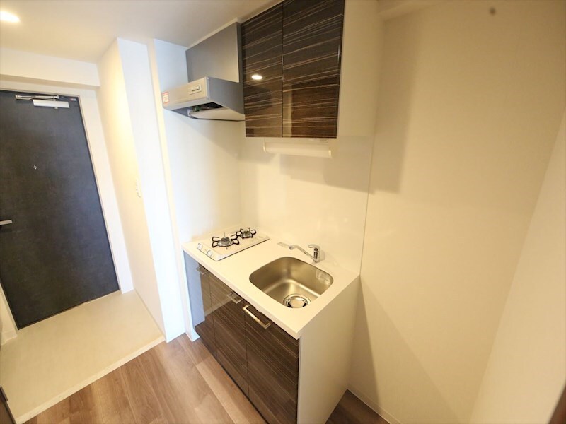 物件内観写真16　(システムキッチン（ガス2口コンロ付）)