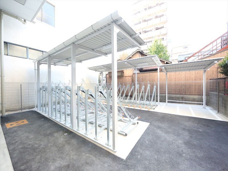 物件内観写真31　(屋根付き駐輪場)