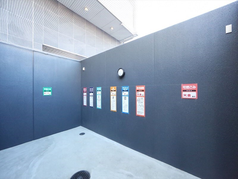 物件内観写真32　(敷地内ゴミ捨て場)