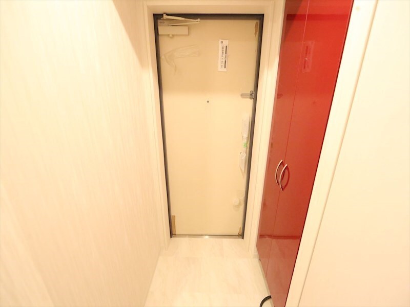 物件内観写真18　(玄関　シューズボックス付（収納充実してます）)