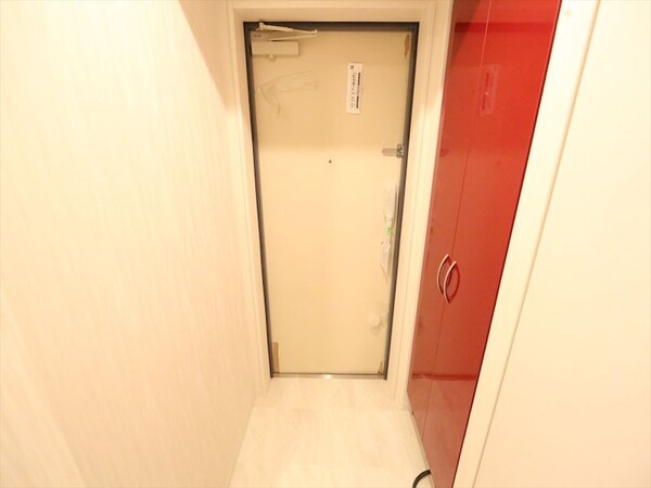 玄関(玄関　シューズボックス付（収納充実してます）)