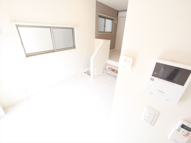 物件内観写真24　(ＬＤＫ8帖　洋室4帖　床下収納3.5帖)