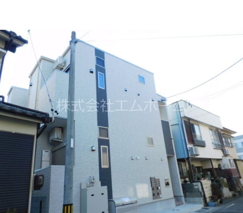 物件外観写真2　(外観　宅配ＢＯＸ有り　デザイナーズ)