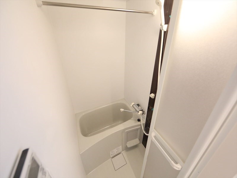 物件内観写真6　(バスルーム　浴室暖房乾燥機付き　同仕様写真)